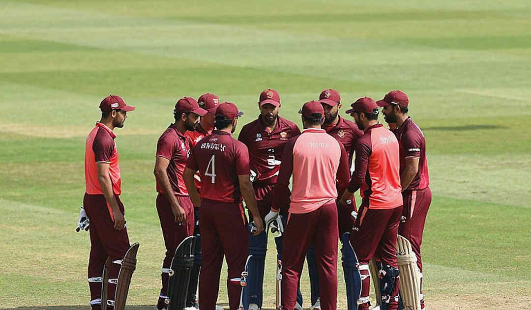 আড়াই ঘণ্টার বন্ধ দরজা, ৯৯ রানের হার: ড্রেসিংরুম থেকে যে তথ্যটা স্কোরকার্ডে ওঠে না