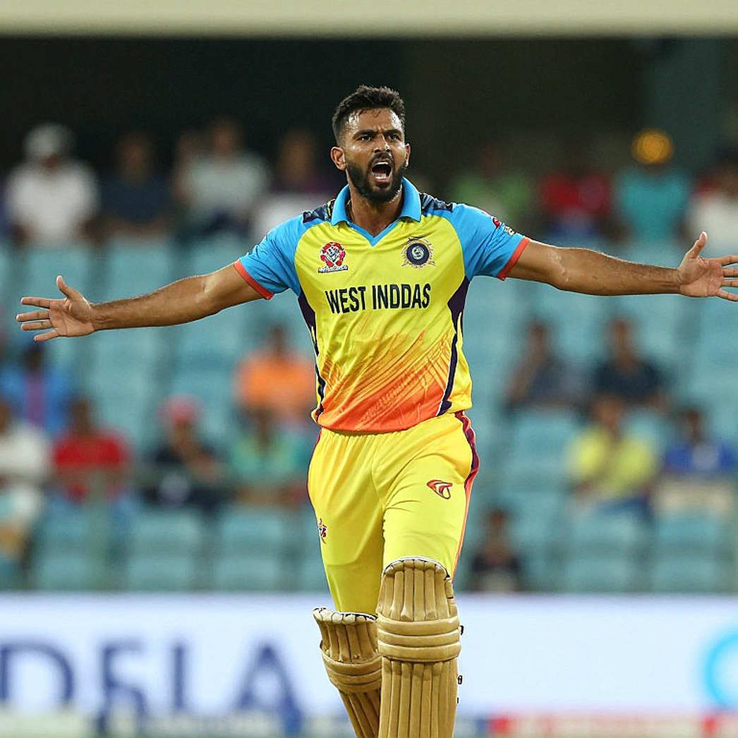 খাতায় বেয়াল্লিশটি নাম, পেন্সিলে লেখা একটিই: ভারতের পেস পাইপলাইনের স্তর-বিন্যাস