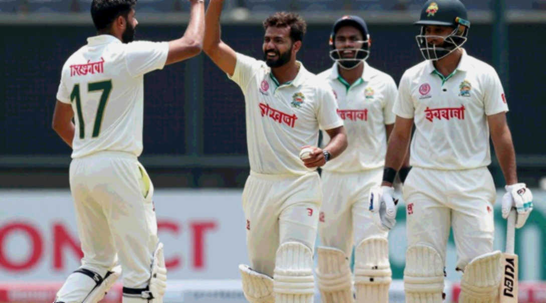 শিশির, আটটার সূচি আর অসম্পূর্ণ পেস কোটা: ২-০ ব্যবধানের আড়ালে যে তিনটি সংখ্যা কেউ দেখছে না